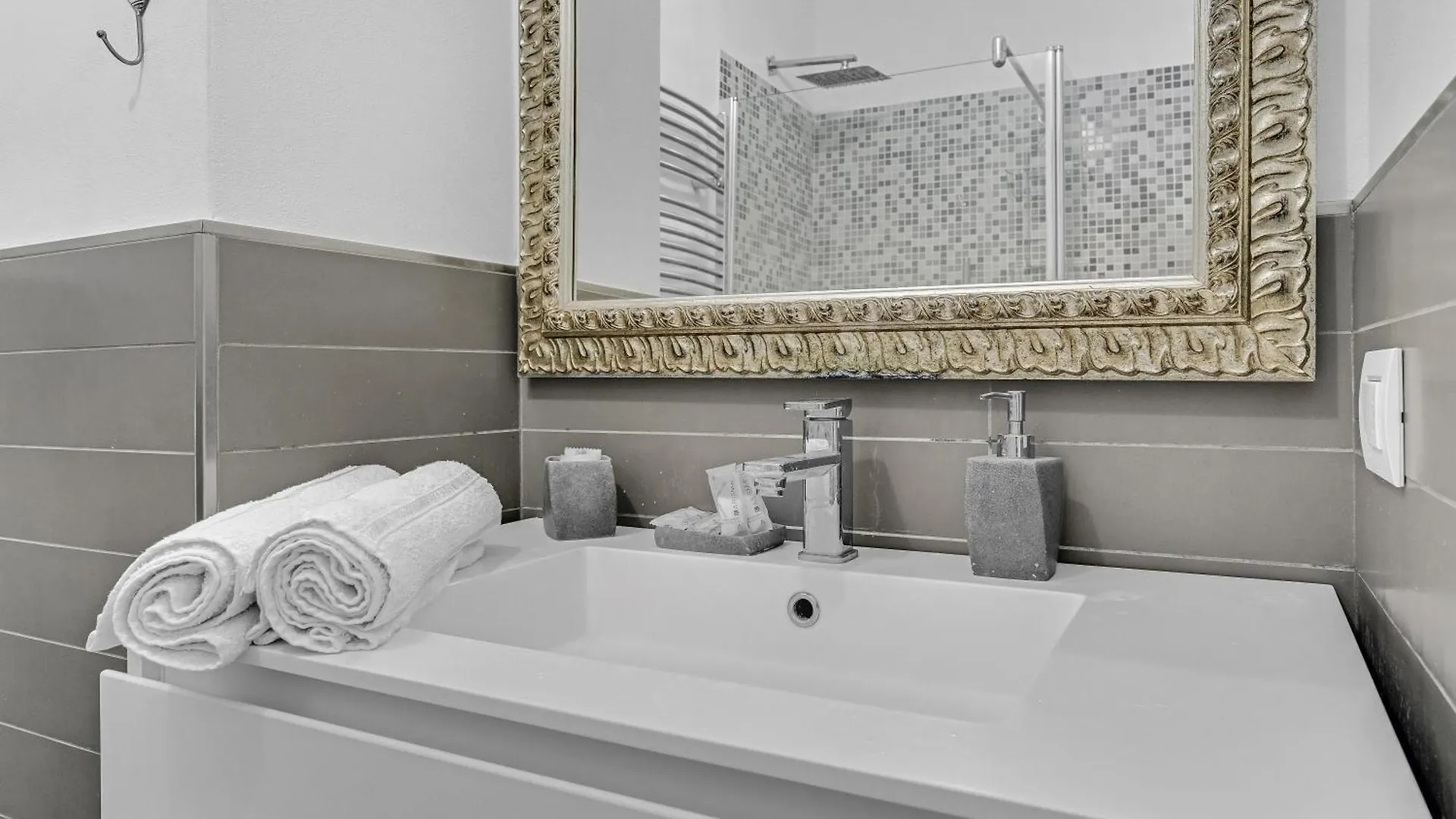 Cav4 - Apartment In The Heart Of Milan -